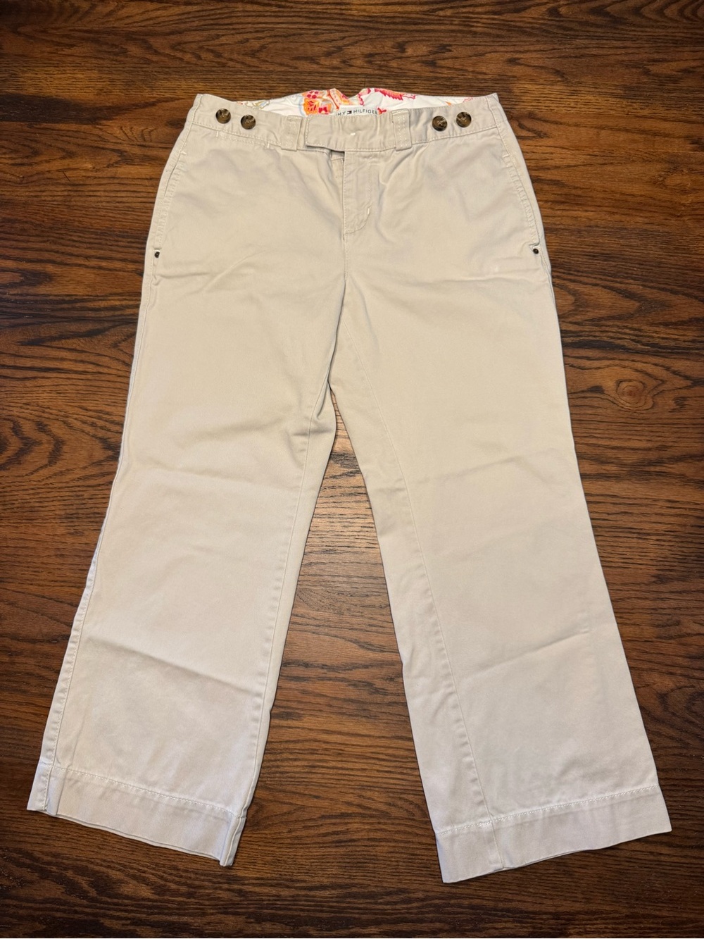 Tommy Hilfiger Women's Khaki Capri Pants Size 2 Low Rise